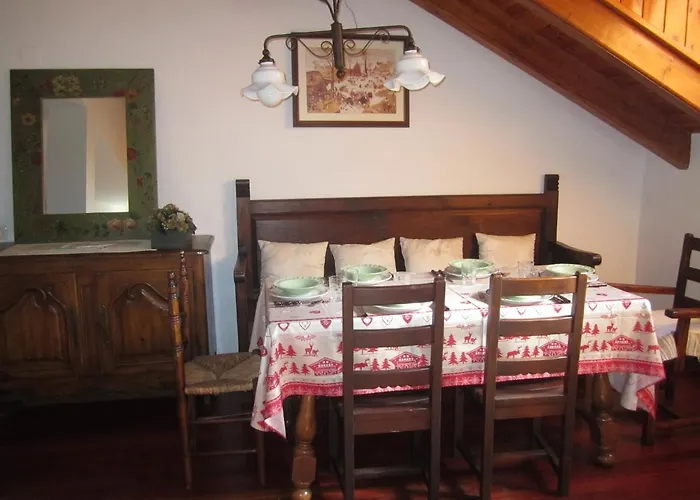 Vistas Al Sarrio 公寓 *